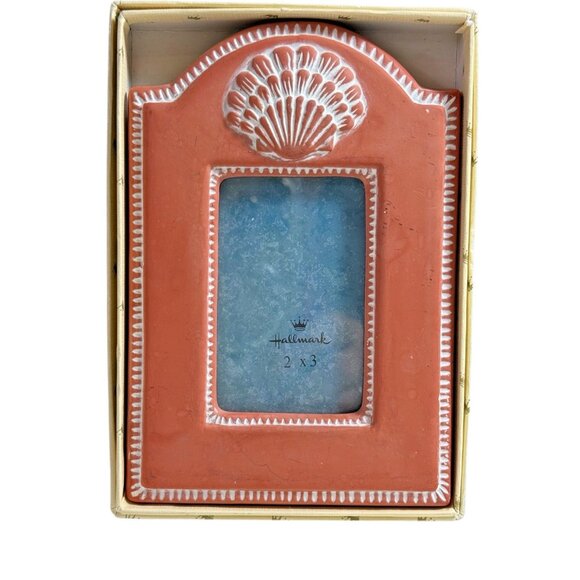 Hallmark  Photo Frame Shell With Peach Wash Ceramic 4.75x3.75” 2x3” Photo - Picture 1 of 10